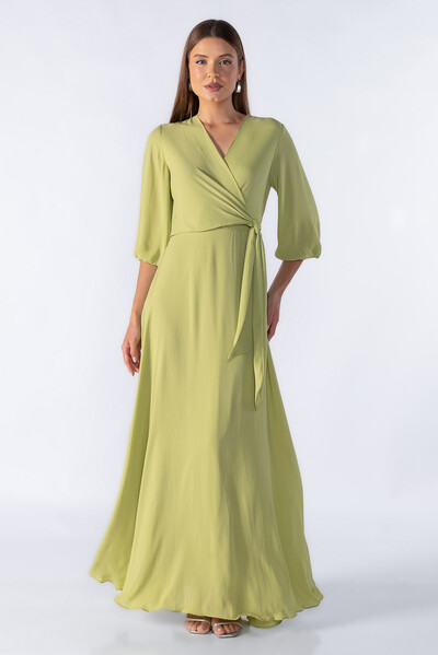 Foto Vestido longo com decote transpassado
