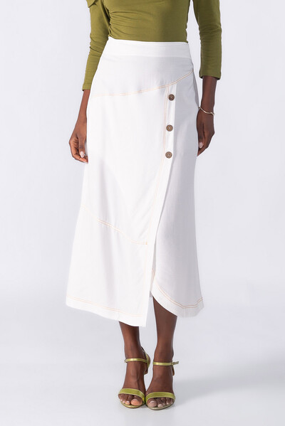 Foto Saia midi assimetrica com detalhes em pesponto