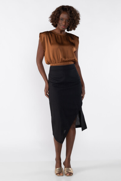 FotoBlusa cropped com ombreiras e elastico na barra