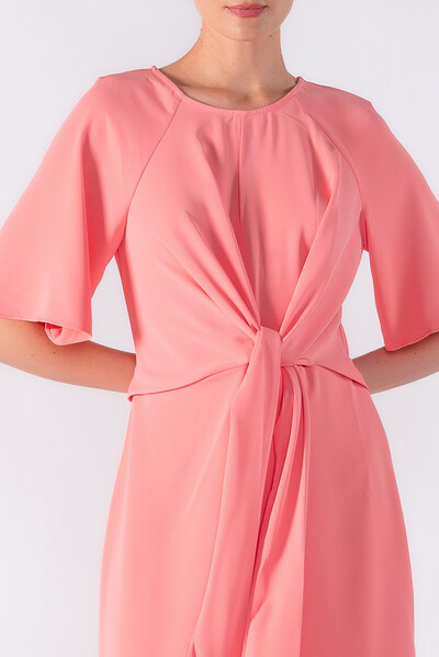 FotoVestido midi com transpasse na cintura