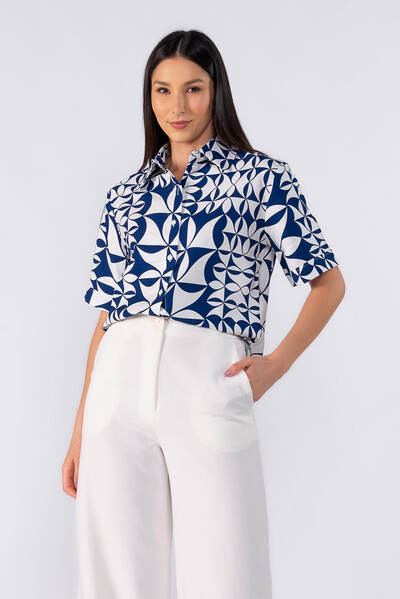 Foto Camisa estampada manga curta