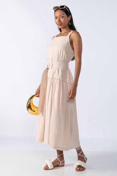 Foto Vestido midi viscose com alça e botões