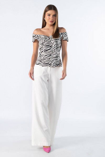 FotoBlusa estampa zebra ombro a ombro