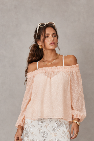 Foto Blusa renda trabalhada ombro a ombro