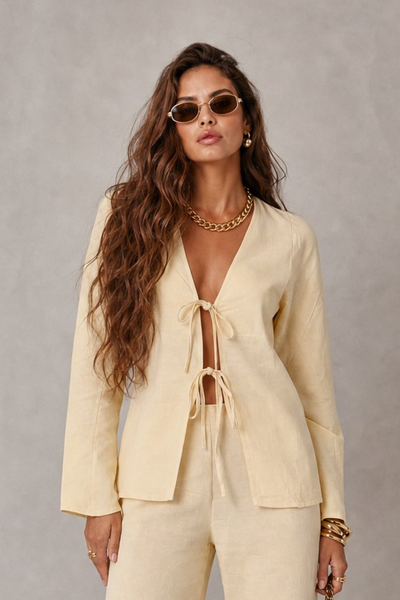 Foto Conjunto blusa e calça com amarração