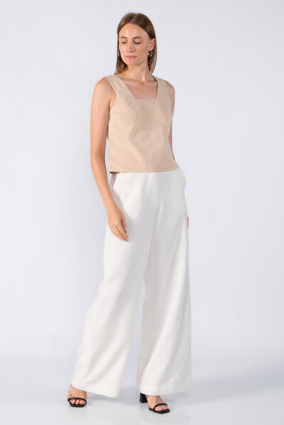 FotoBlusa regata em alfaiataria acinturada