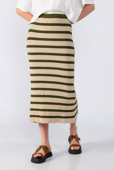 Foto Saia midi tricot listrada