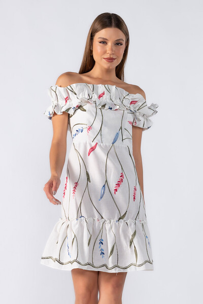 Foto Vestido curto bordado ombro a ombro