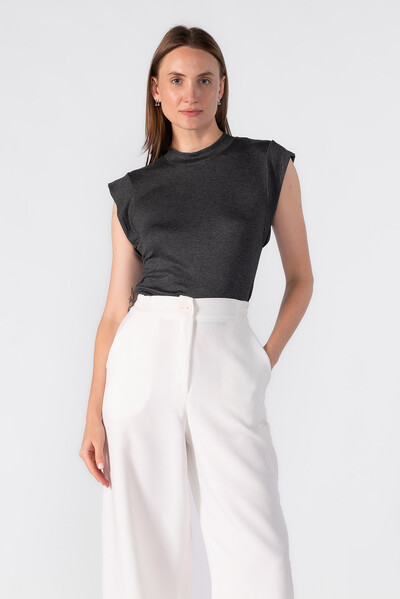 Foto Blusa malha basica manga cavada