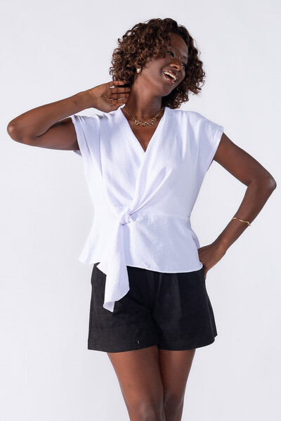 Foto Blusa com transpasse e decote em V