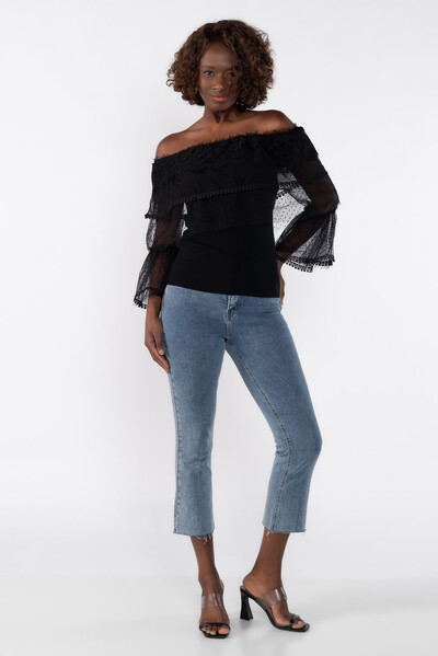 FotoBlusa ombro a ombro com renda