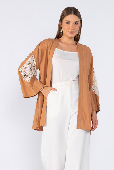 Foto Kimono com detalhe bordado na manga