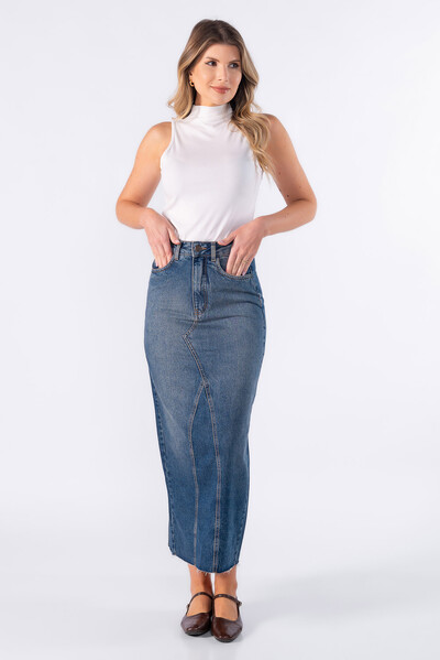 FotoSaia jeans midi com recortes