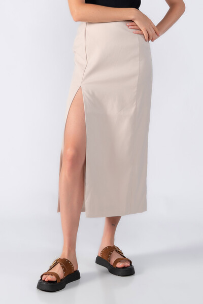 Foto Saia reta com fenda