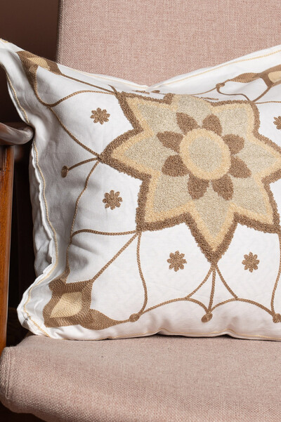 Foto Capa de almofadas mandalas bordadas