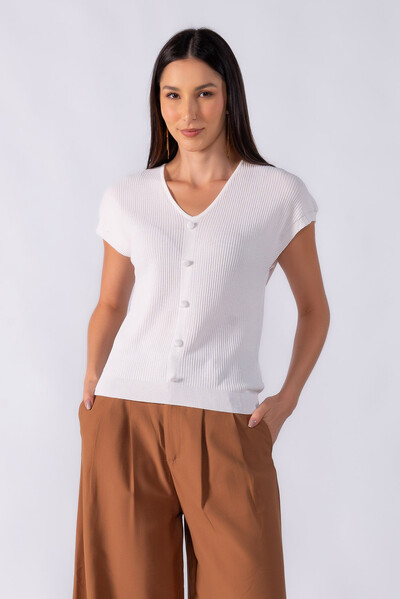 Foto Blusa fluida canelada botões forrados