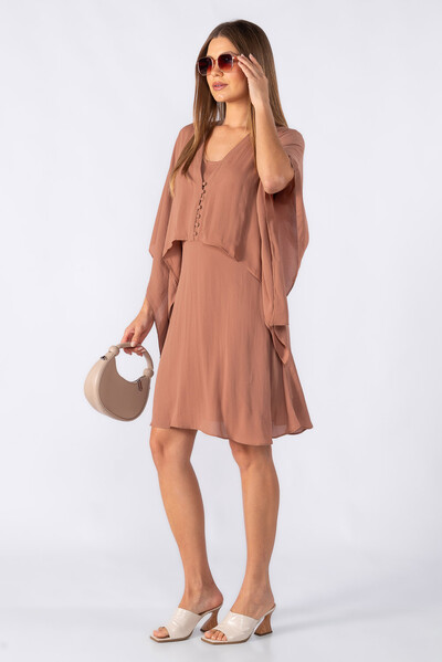 Foto Vestido curto sobreposição