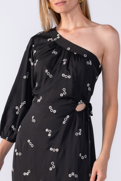 Foto Vestido crepe bordado um ombro