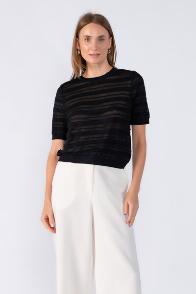 Foto Blusa listrada manga curta