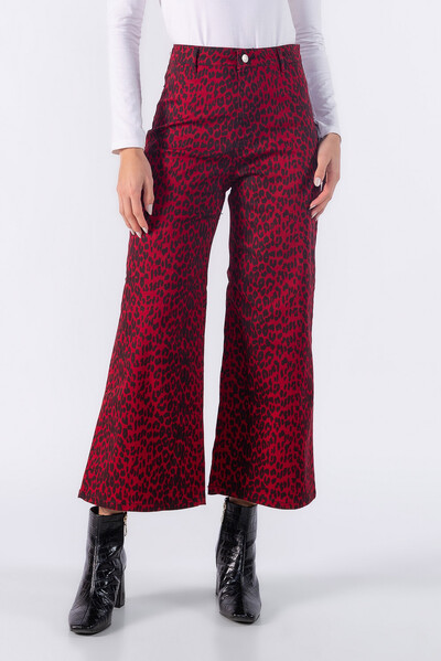 Foto Calca jeans estampa oncinha
