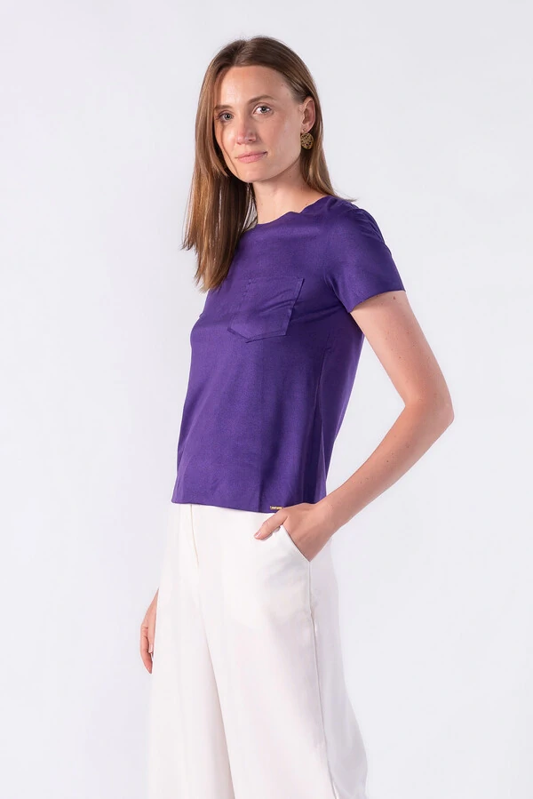Blusa basica em suede