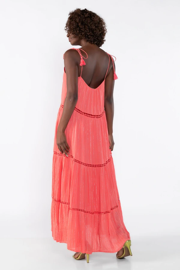 Vestido longo com detalhes em lurex