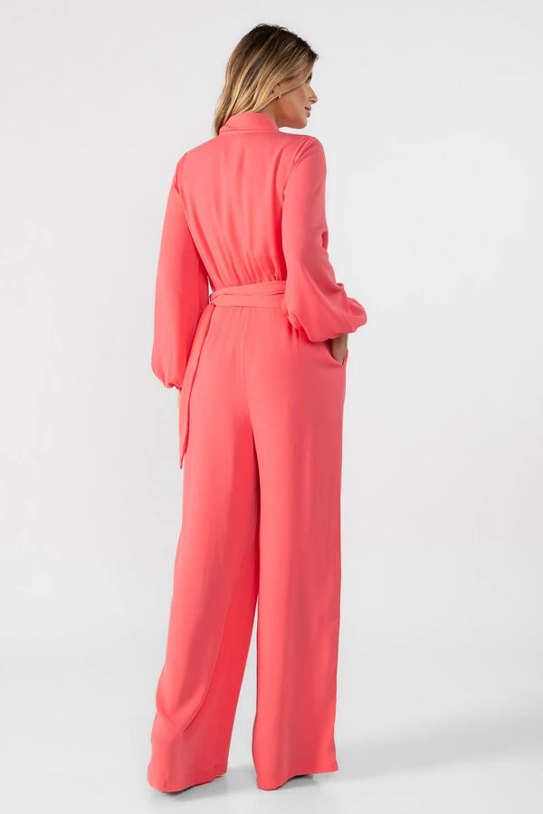 Macacao alfaitaria com faixa