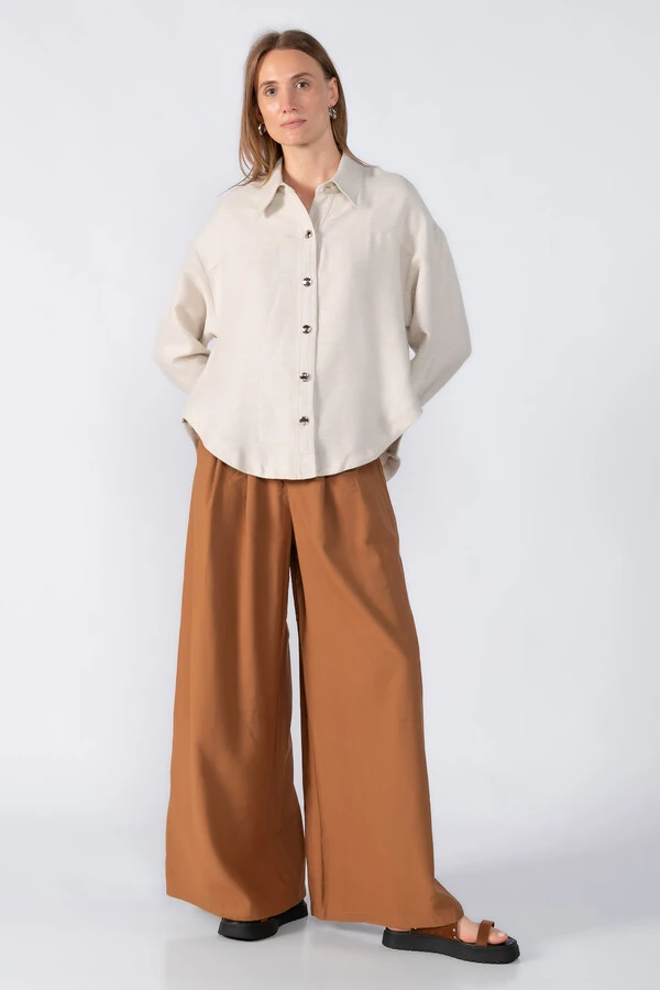 Jaqueta ampla com botoes organicos