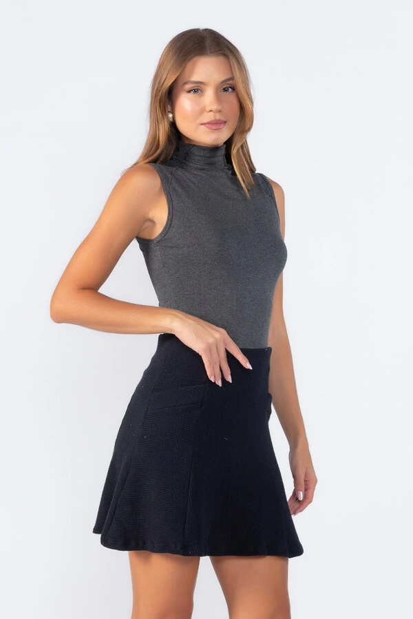 Blusa regata em viscose gola alta
