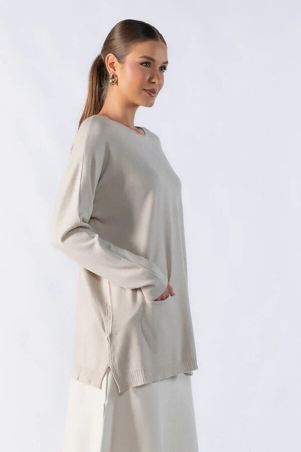Blusa sueter basico amplo com bolsos
