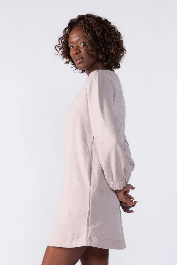 Vestido curto de manga longa