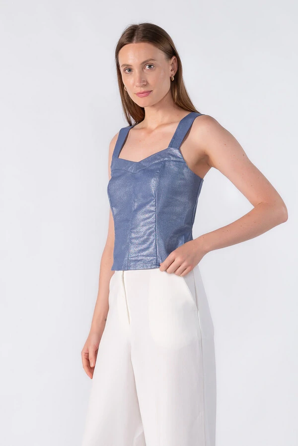 Blusa acinturada com lastex
