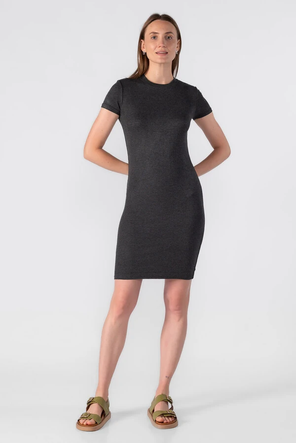 Vestido canelado manga curta