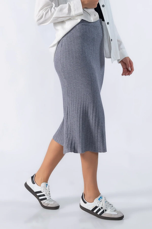 Saia midi tricot texturizada