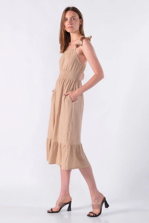 Vestido com textura e elastico na cintura
