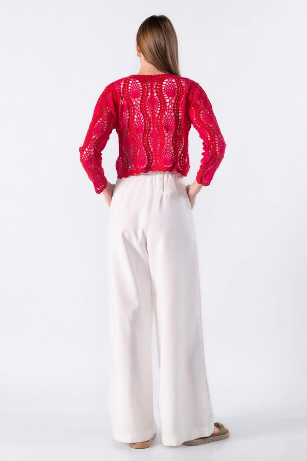 Cardigan curto de crochet bicolor