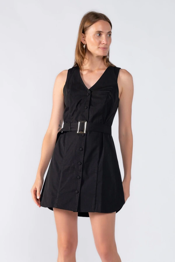 Vestido curto em alfaiataria acinturado