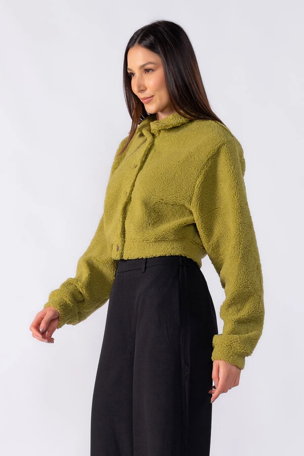 Casaco cropped botoes trabalhado