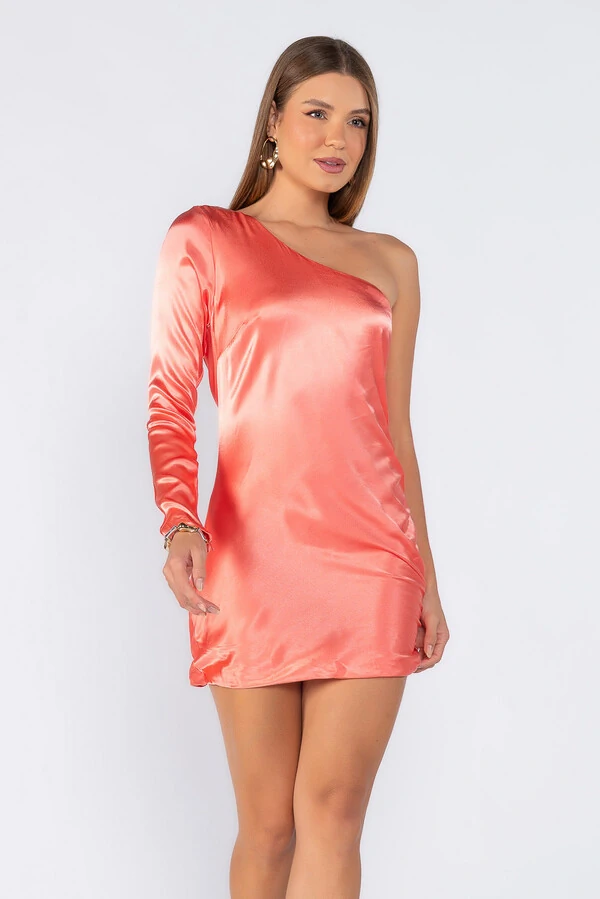 Vestido curto manga nula com franzido lateral