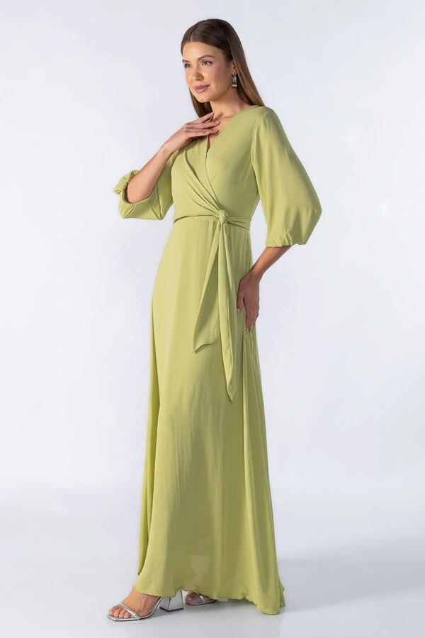 Vestido longo com decote transpassado