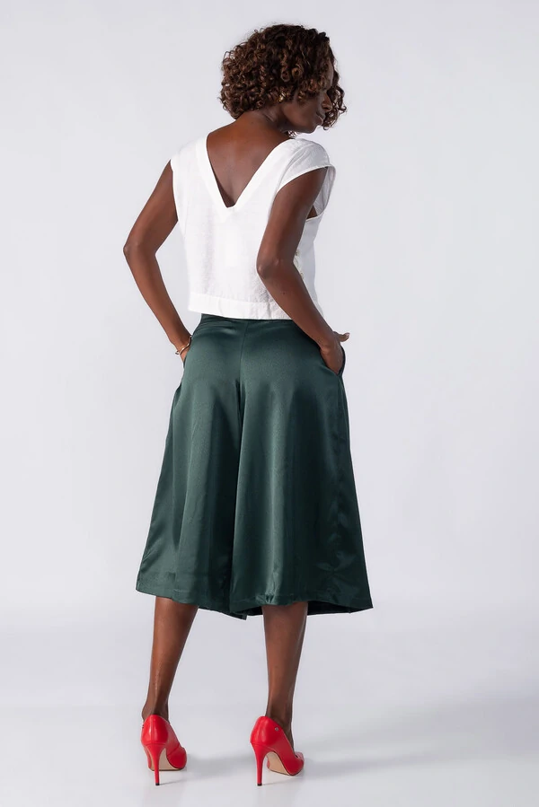 Regata curta com botoes laterais