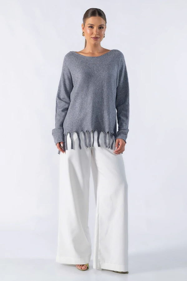 Blusa basica ampla com franja na barra