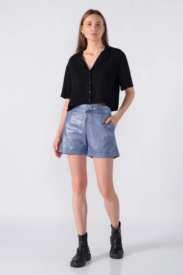 Shorts em alfaiataria com barra italiana