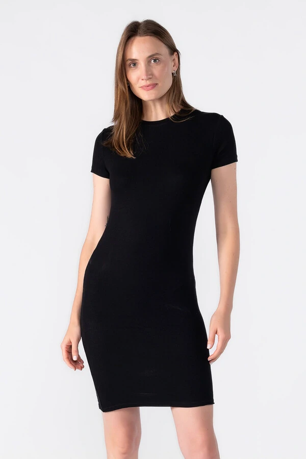 Vestido canelado manga curta