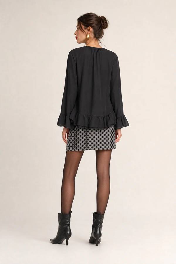 Blusa manga longa com babado
