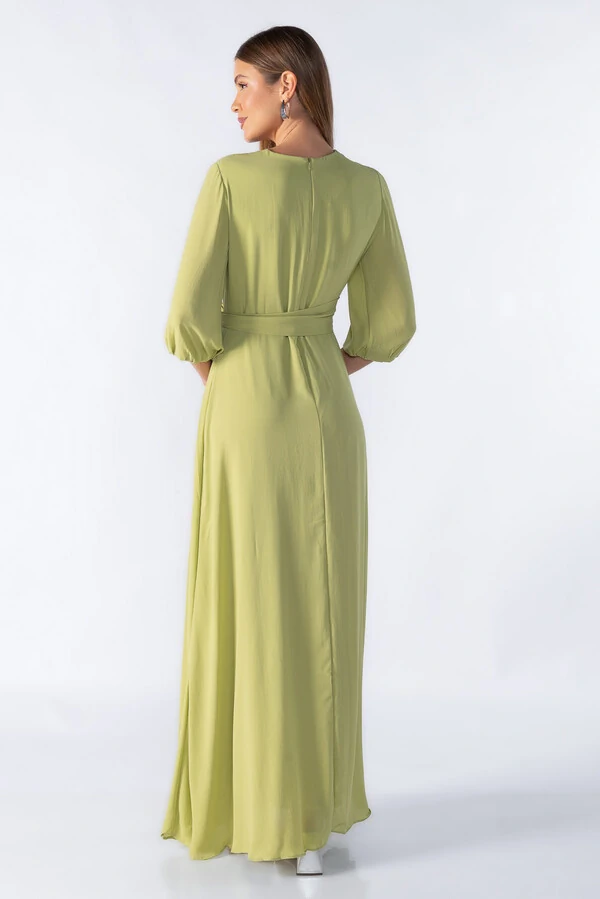 Vestido longo com decote transpassado