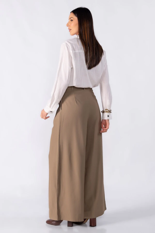 Pantalona com pregas frontal cintura alta
