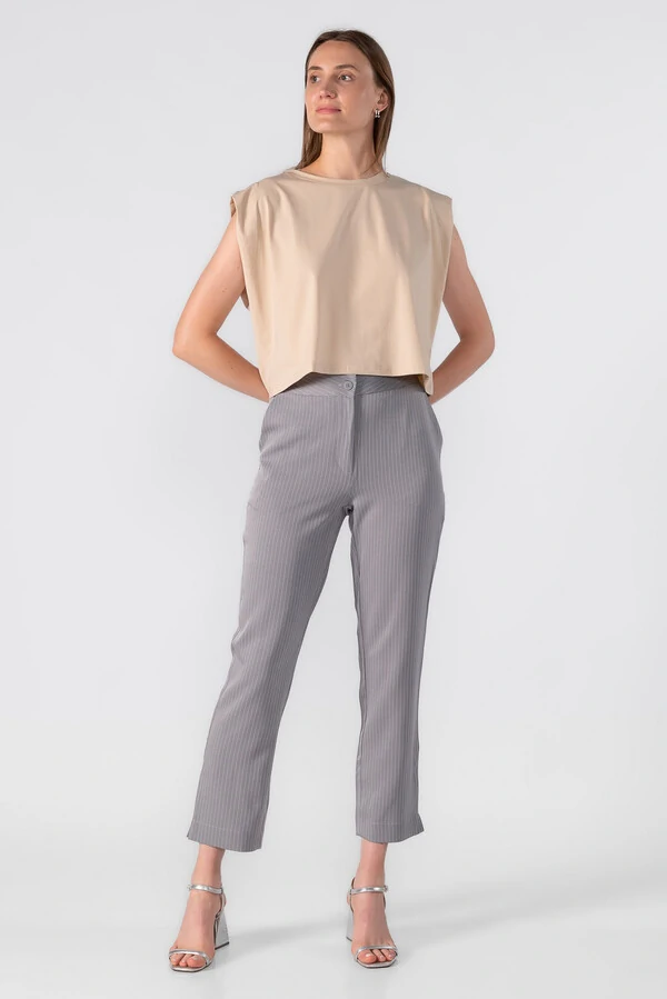 Blusa cropped muscle tee