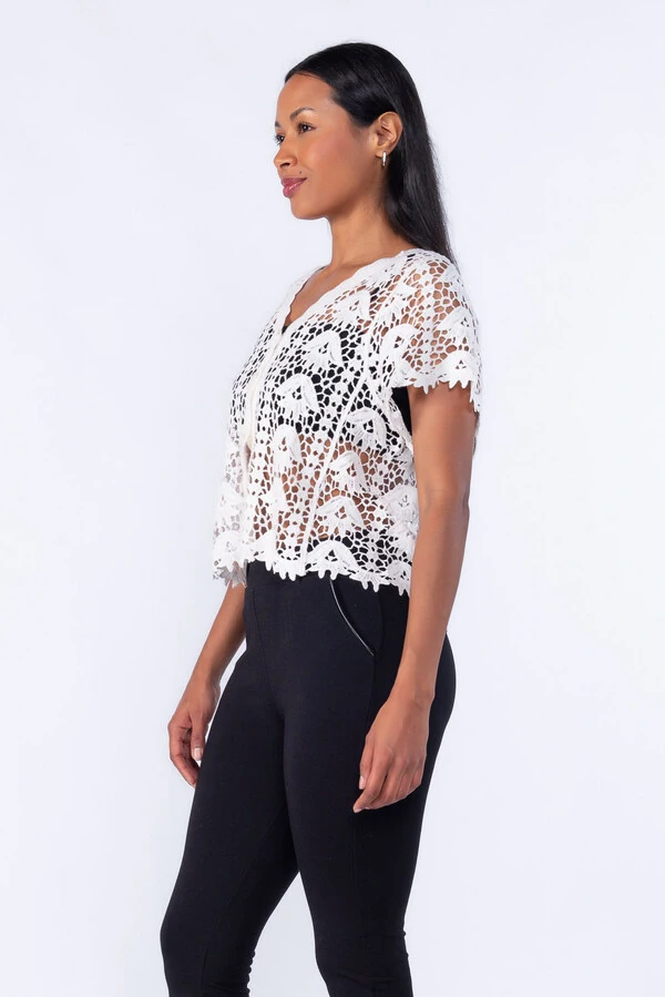 Blusa Guippir botão frontal