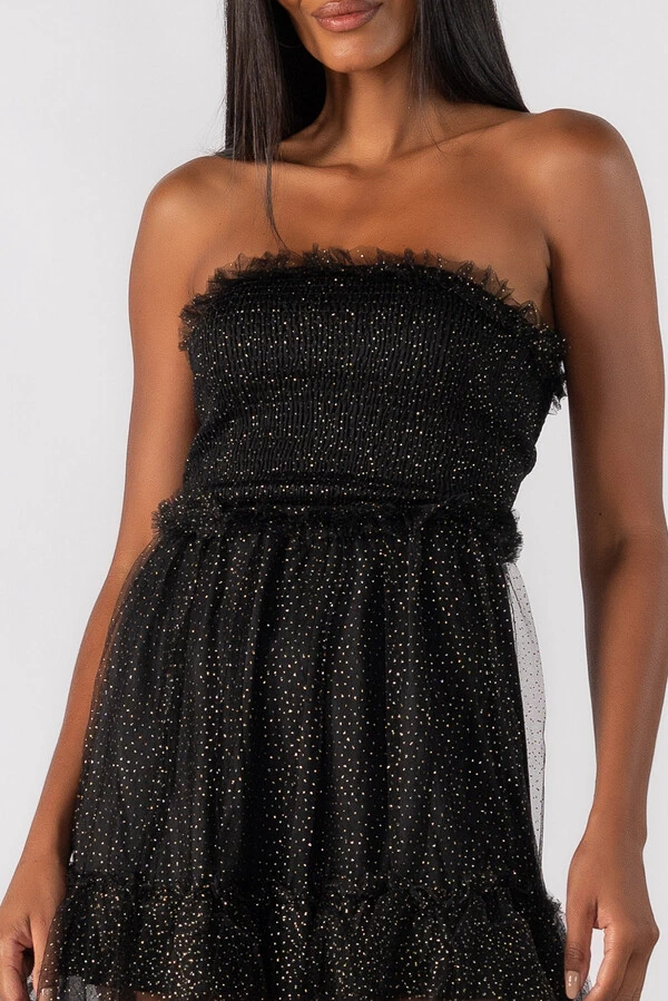 Vestido tomara que caia com tule